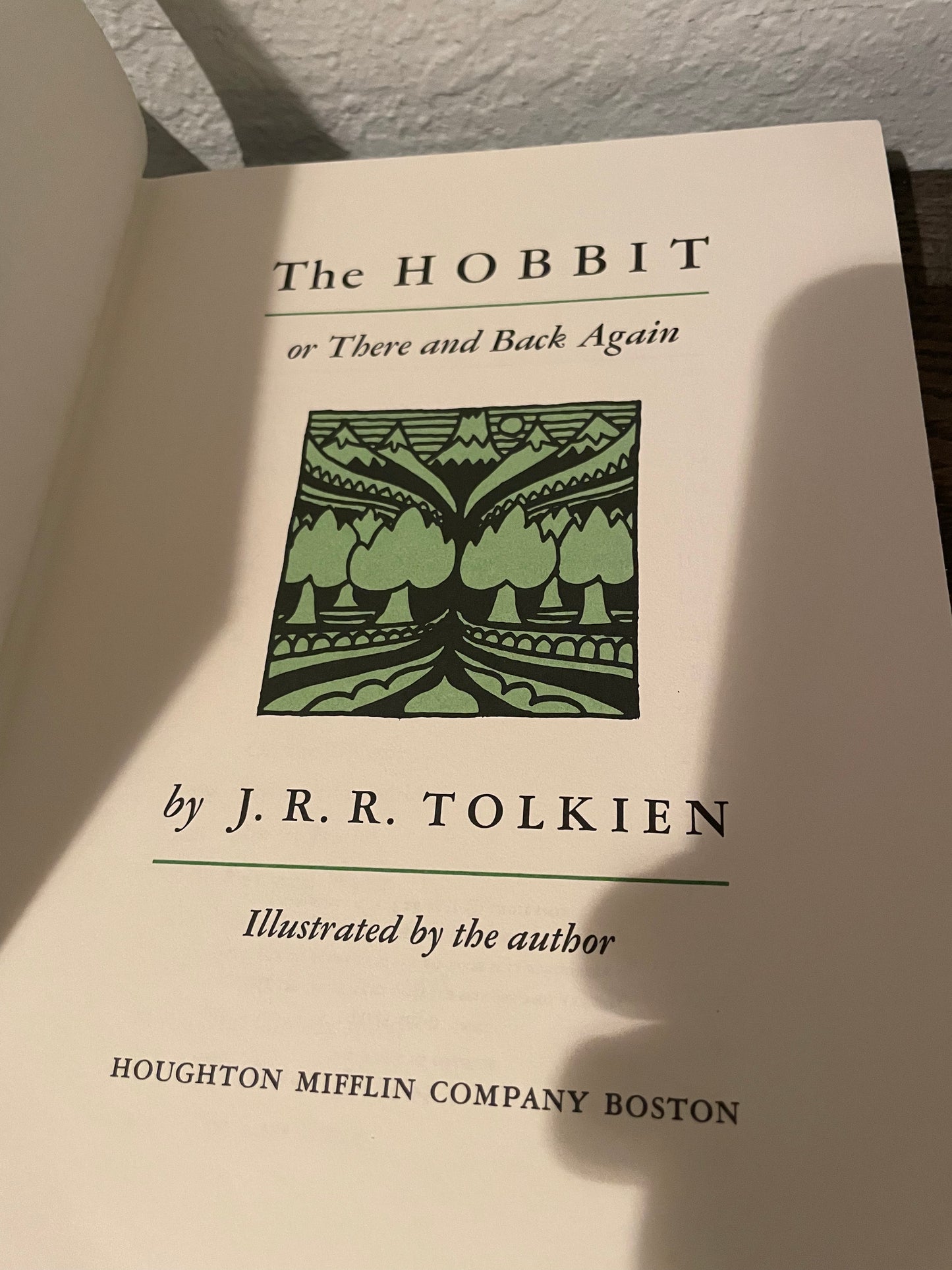 The Hobbit. J.R.R Tolkien.